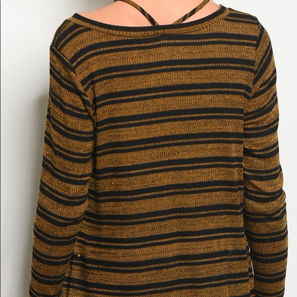 ❌DONATED❌Dark Mustard Yellow Striped V-neck Knit Tunic Top - Picture 3 of 7